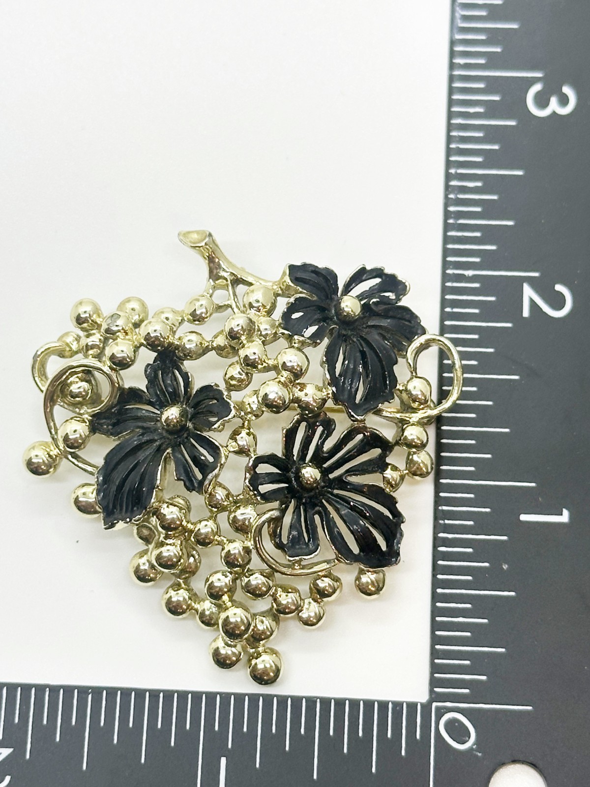 Vintage Grape Cluster Brooch With Black Enamel Leaves Gold Tone Sarah Coventry
