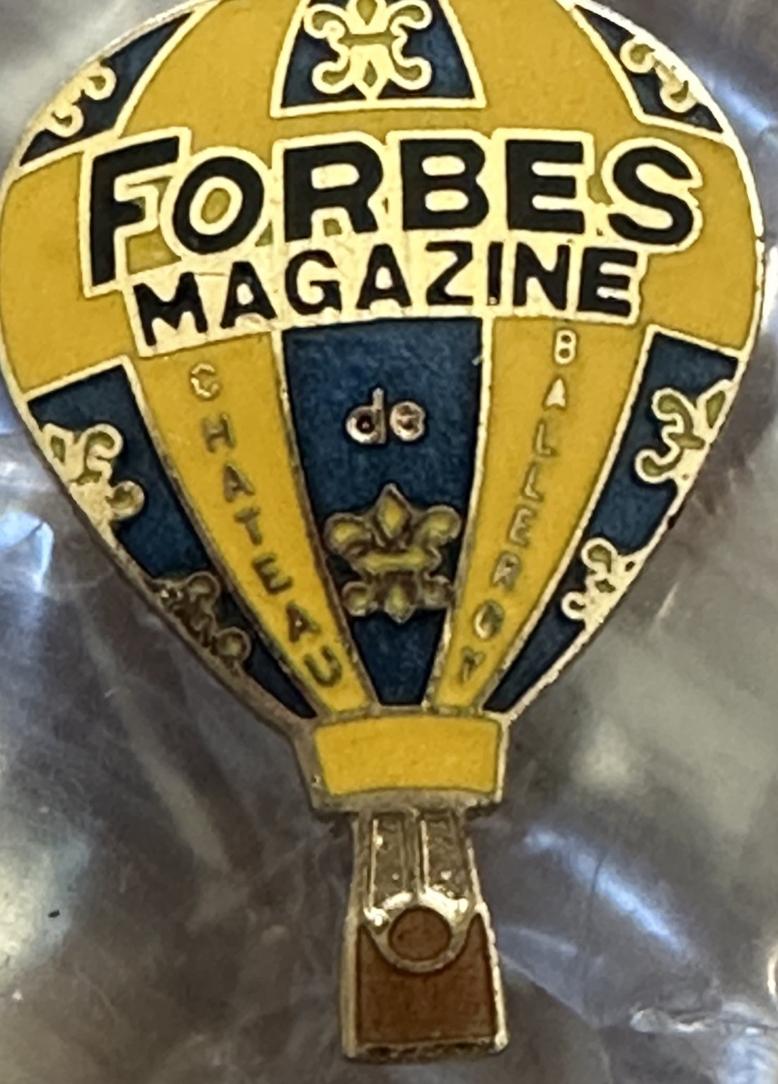VTG Forbes Magazine Château de Balleroy Hot Air Balloon Pin