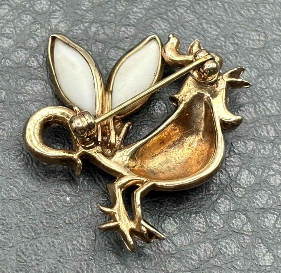 Vintage Rooster Gold Tone Rhinestone Pin Milk Glass Unsigned Trifari Petalette