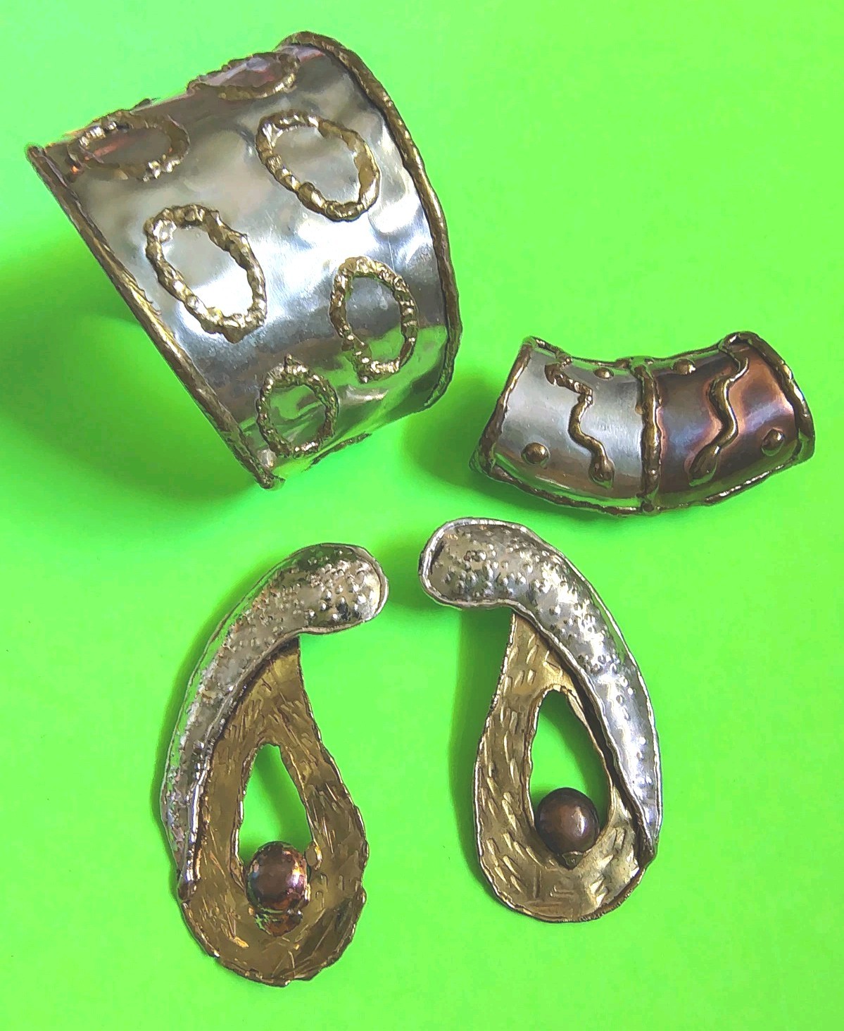 Vintage CUFF BRACELET, EARRINGS & SCARF SLIDE Set in Copper & Silver Tone