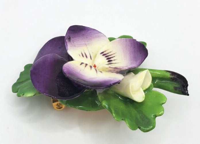 LARGE 1940’S 1950’S CARA STAFFORDSHIRE ENGLAND PANSY FLOWER PIN BROOCH (chip)