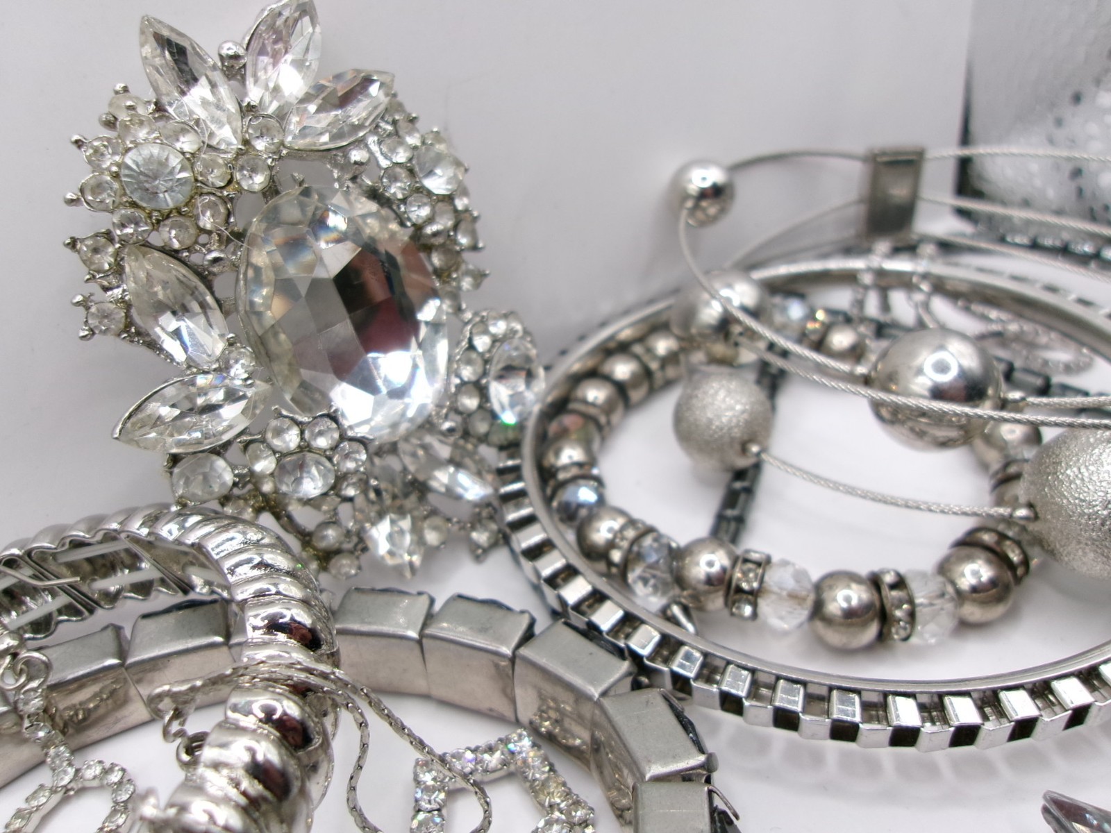 Vintage & Mod Estate Costume Jewelry Lot~AVON~GIVENCHY~KENDRA SCOTT~PD~EXPRESS