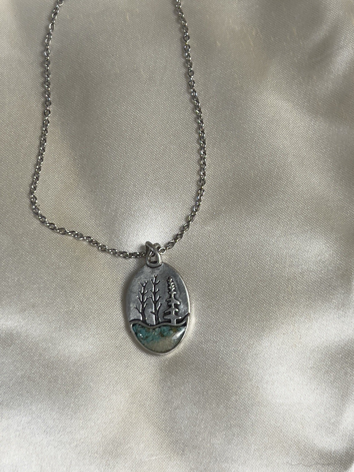 Vintage Silver-Tone Nature Scene Necklace – Adjustable 18–22 Inches