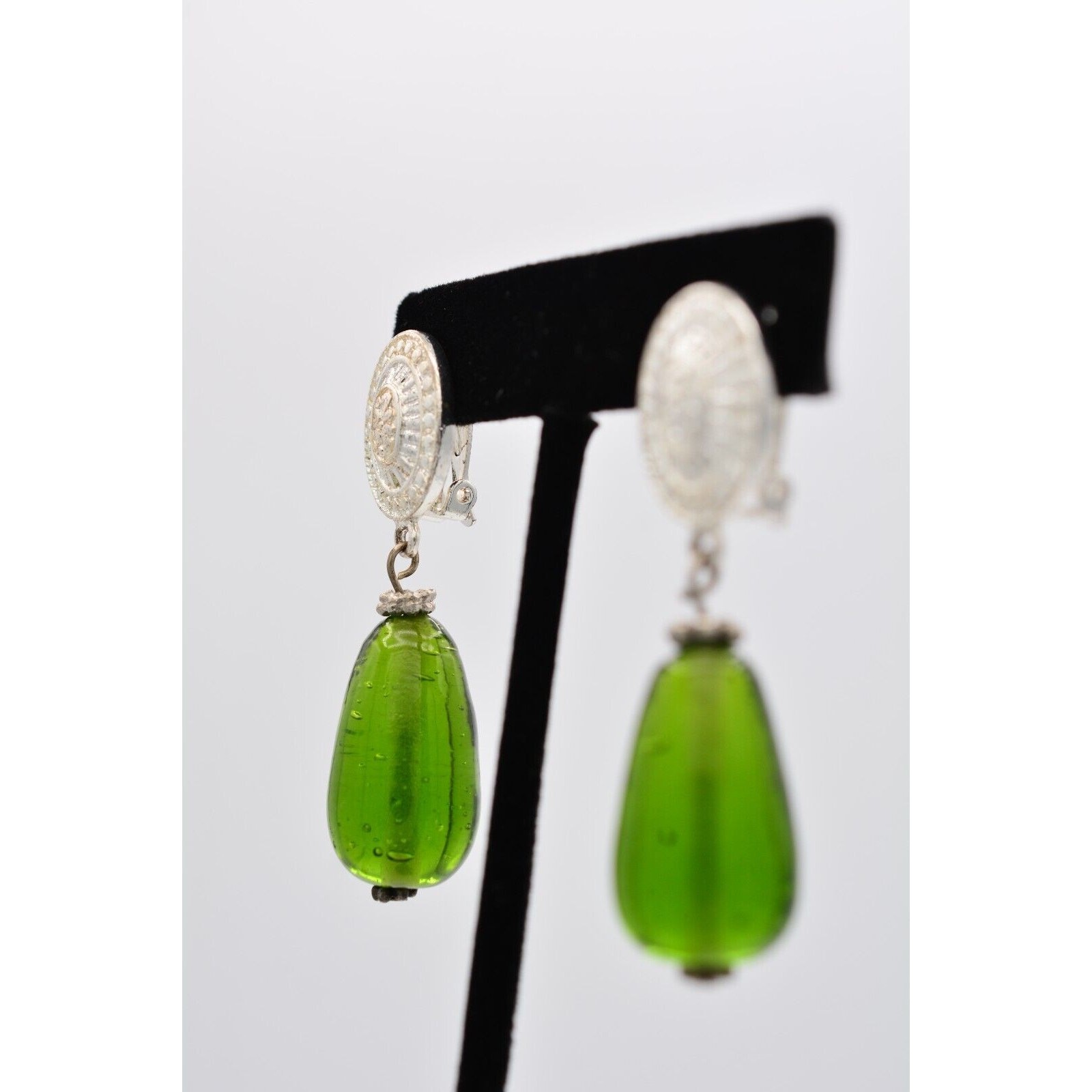 Vintage Dangle Clip On Earrings Green Glass Drop Silver Tone Chunky 1990s BinAK