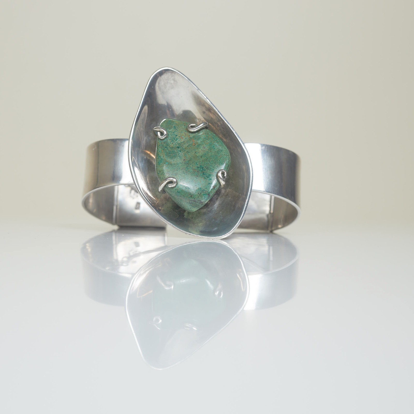 LOS CASTILLO Taxco 50s/60s Sterling Wide Bracelet Green Chalcedony 105g ca. 6.3″