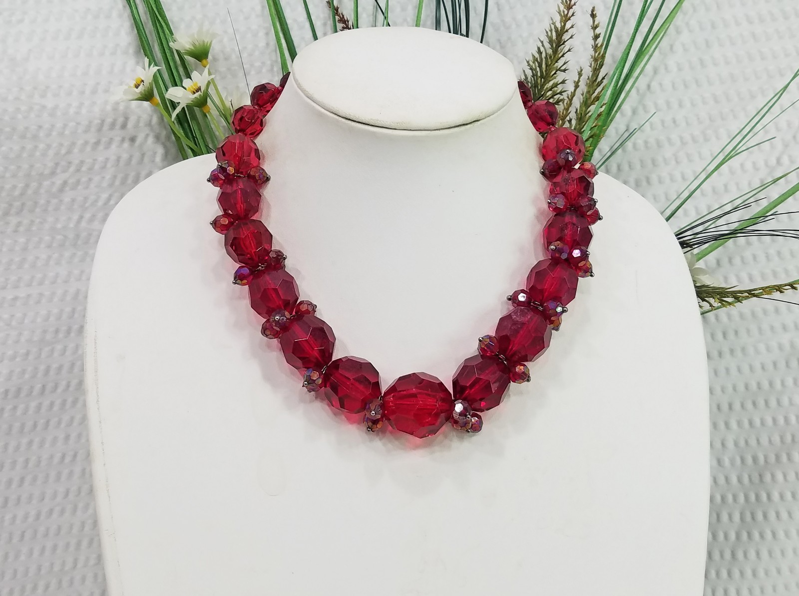 Vintage Chunky Lipstick Red Acrylic Crystal Cluster & Gunmetal Choker Necklace