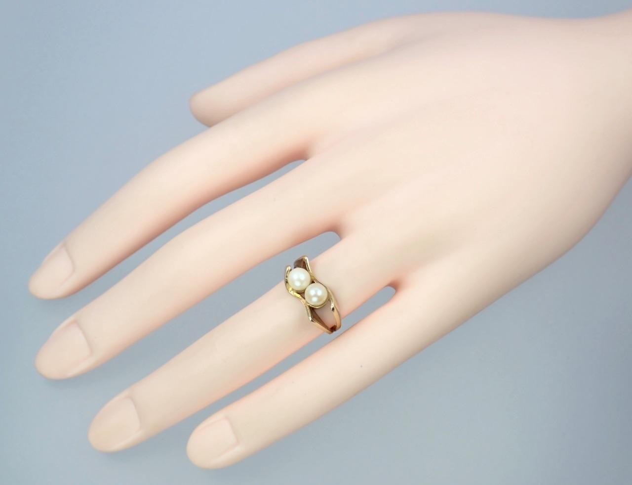 Beautiful Vintage 1970s Modernist Solid 9K Gold Pearl Waves Ring 1976 Size 5.75