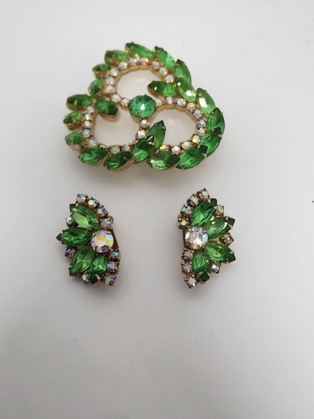 Vtg Estate Parure Lime Green AB Pin 2.5″ Brooch & Earring Set Gold Tone Backing