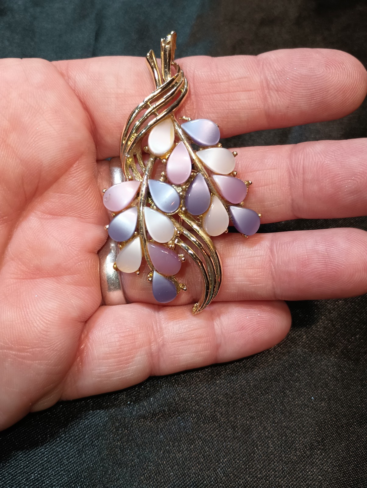 Vintage Brooch. Pink, White & Purple Teardrop Stones. Gold tone.