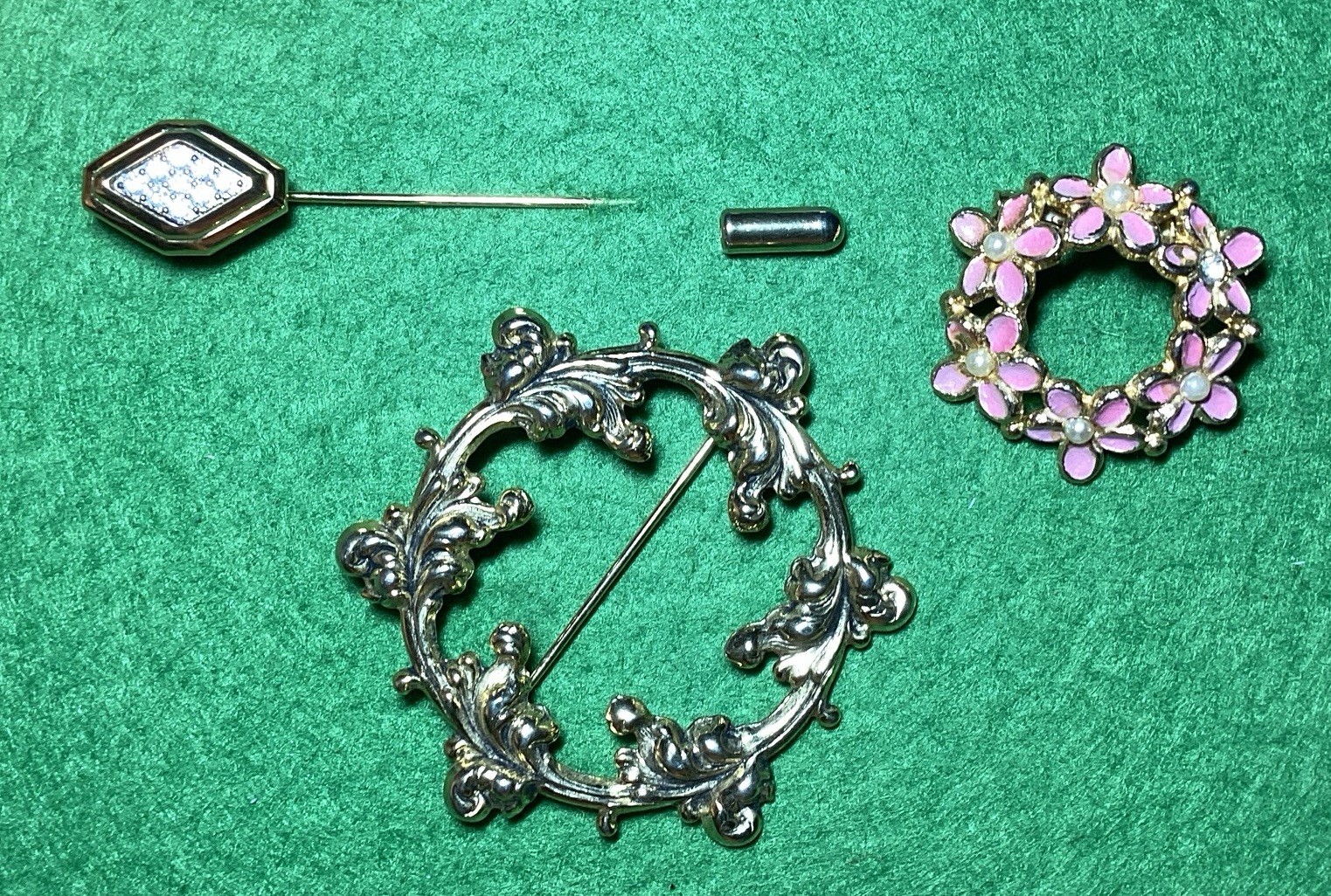 Vintage Pink & Gold Tone 14 Piece Mixed Jewelry Lot Gorgeous Pale Pink Sparkles