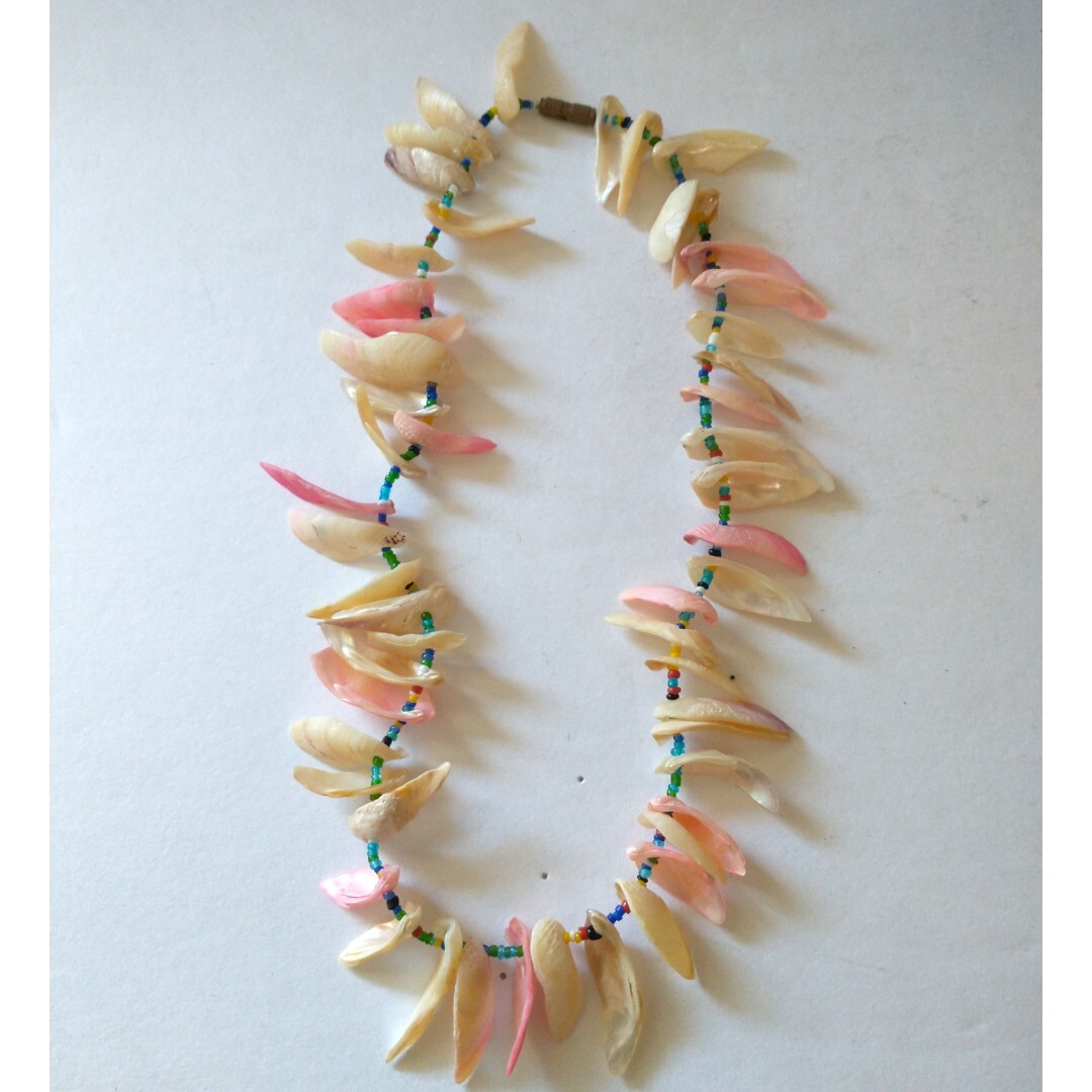 Vtg 90s Seashell Pieces Necklace Shell Mother Of Pearl Beach Coastal Tropical