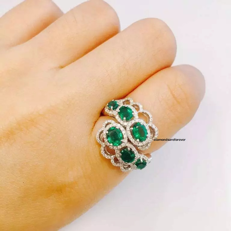 Sparkling Vivid Green Emerald & Cubic Zirconia 3.87TCW Women’s Stylish Wrap Band