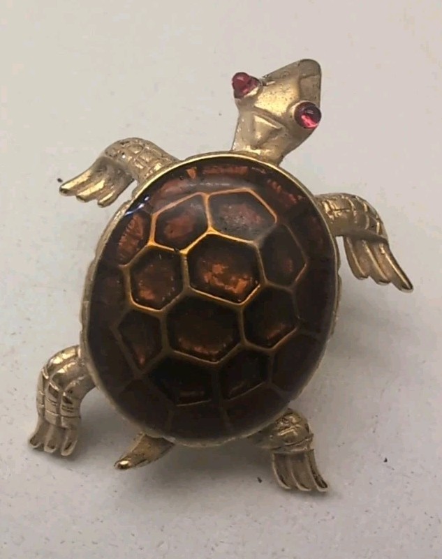 Vintage Signed TRIFARI Gold Tone Brown Enamel TURTLE Brooch Pin