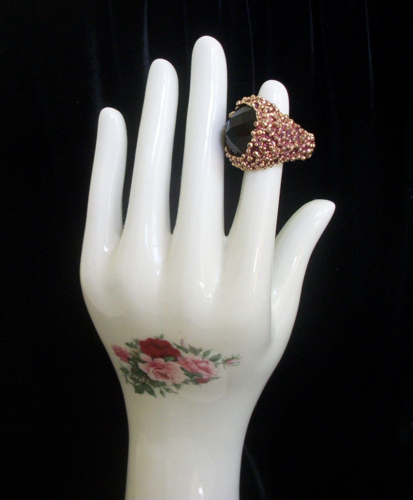 Vintage Avon Cocktail Ring Gold Tone Textured Pebble Black