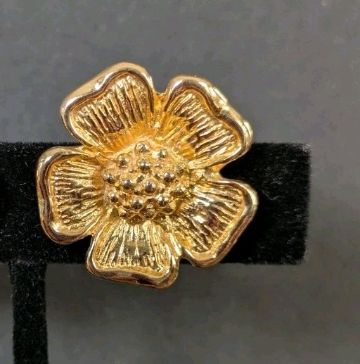 Gay Boyer Clip Earrings Dogwood Flower Floral Hammered Texture Gold Tone Jewelry