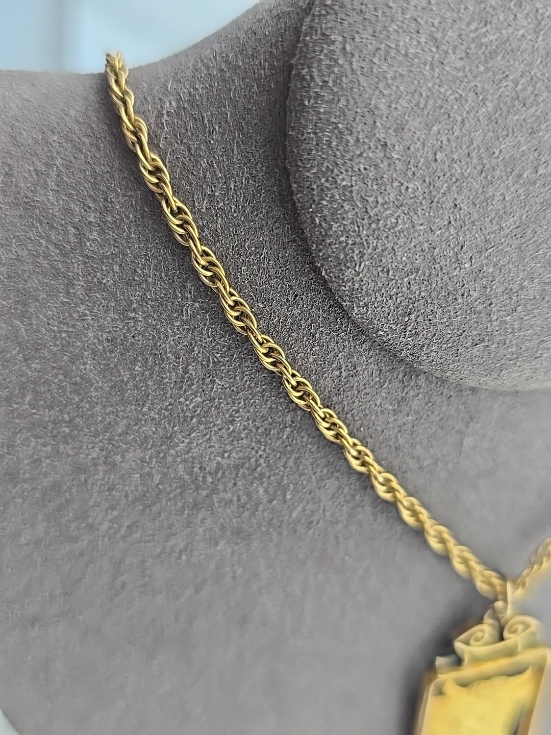 Victorian Binder Bros Chain Frame Bull Cow Pendant 1/20 12k Gold Filled 22″