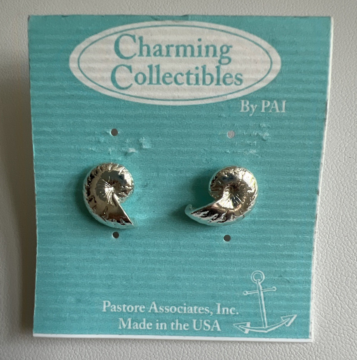 Lot Of 7 Vintage Charming Collectibles Beach Shells Pierced Earrings NOS