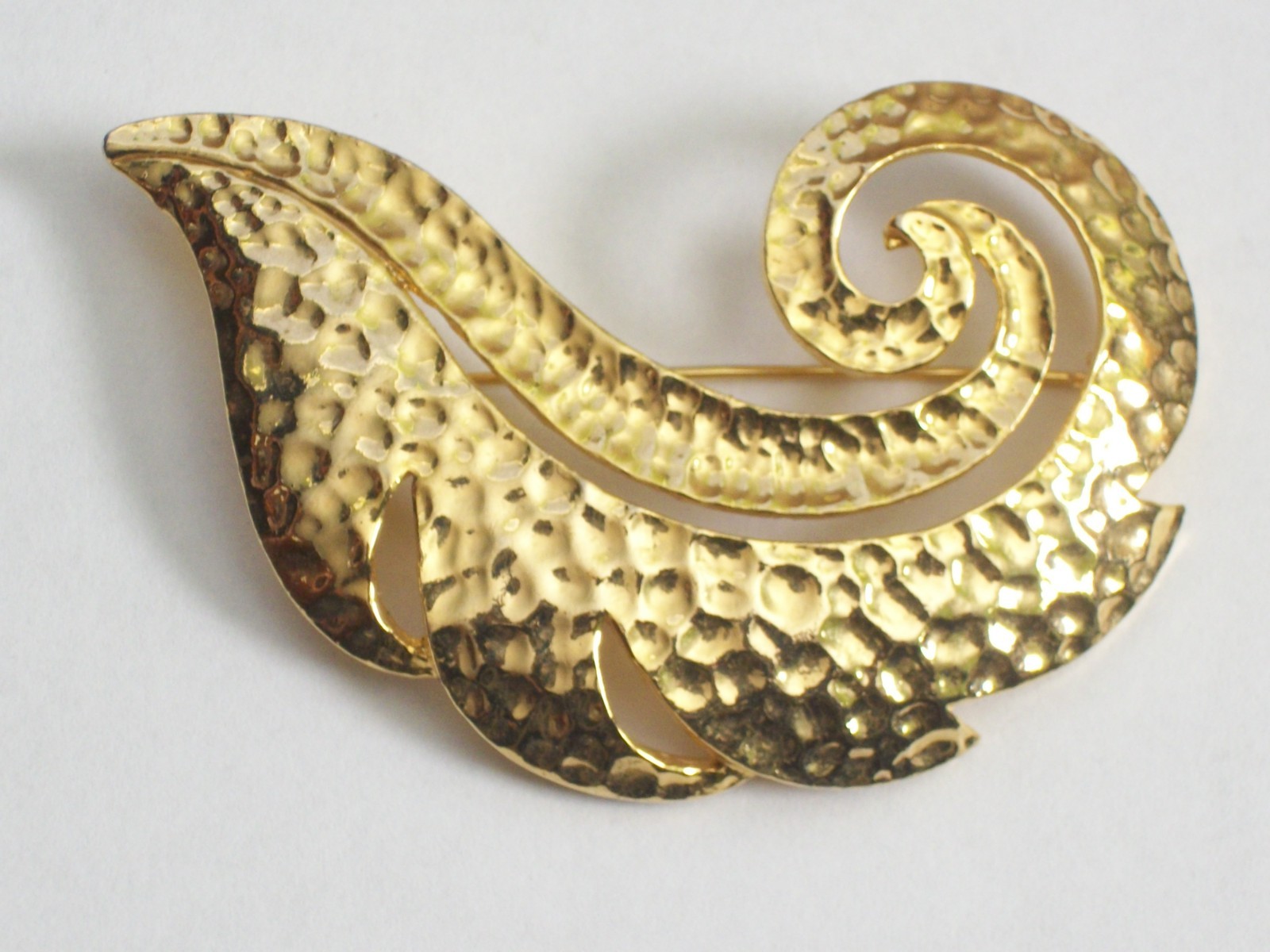 Hammered gold plated curled leaf