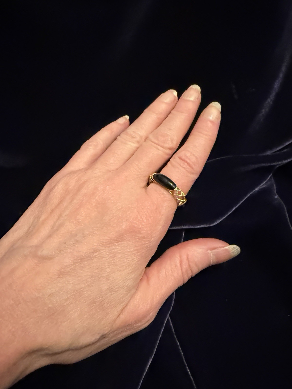 Vintage QVC 14 Karat Yellow Gold Lattice Filigree & Black Onyx Ring Size 9 3.1 G