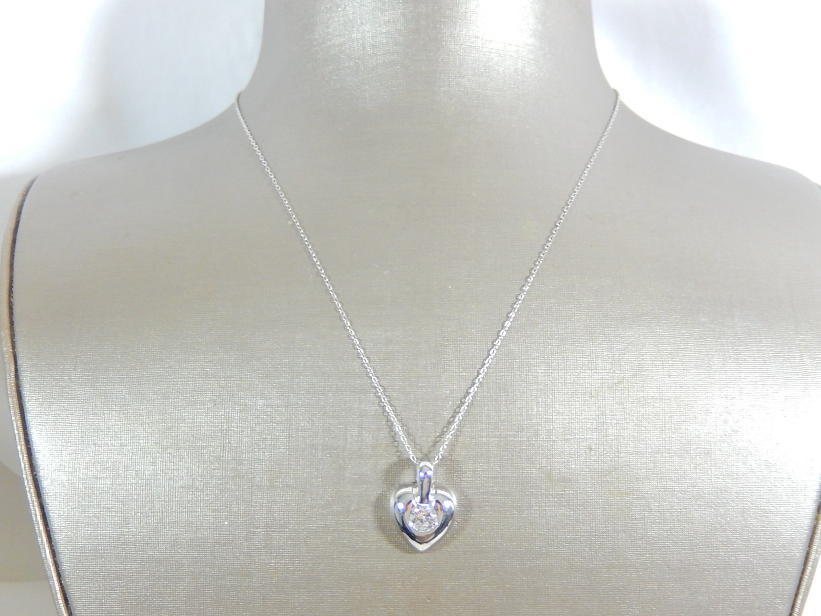 VTG SIGNED CW 925 STERLING SILVER PUFFY HEART CZ 18″ PENDANT NECKLACE