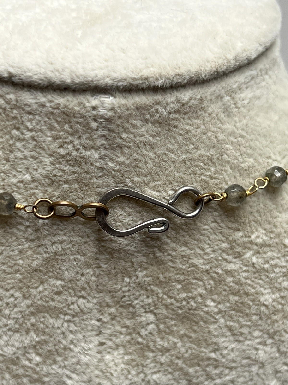 Vintage Dainty Labordorite Chain Necklace Paua Shell Pendant Gold Tone 16”