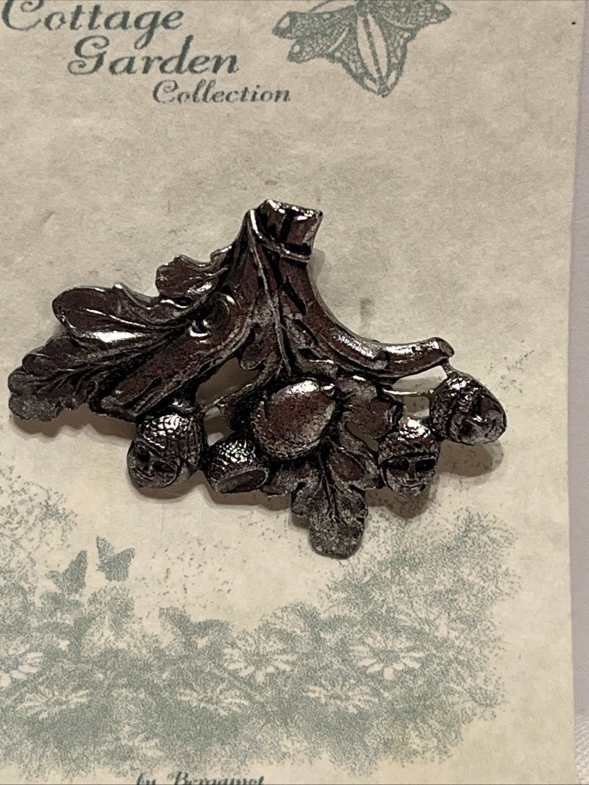 Vintage Bergamot “The Cottage Garden Collection” Pewter Acorn Fall Brooch New!