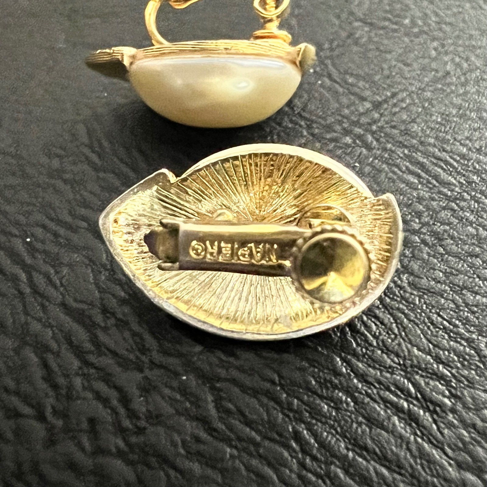 Napier Vintage Faux Pearl Gold Tone Screw Back Clip On Earrings 1″ Old Money 80s
