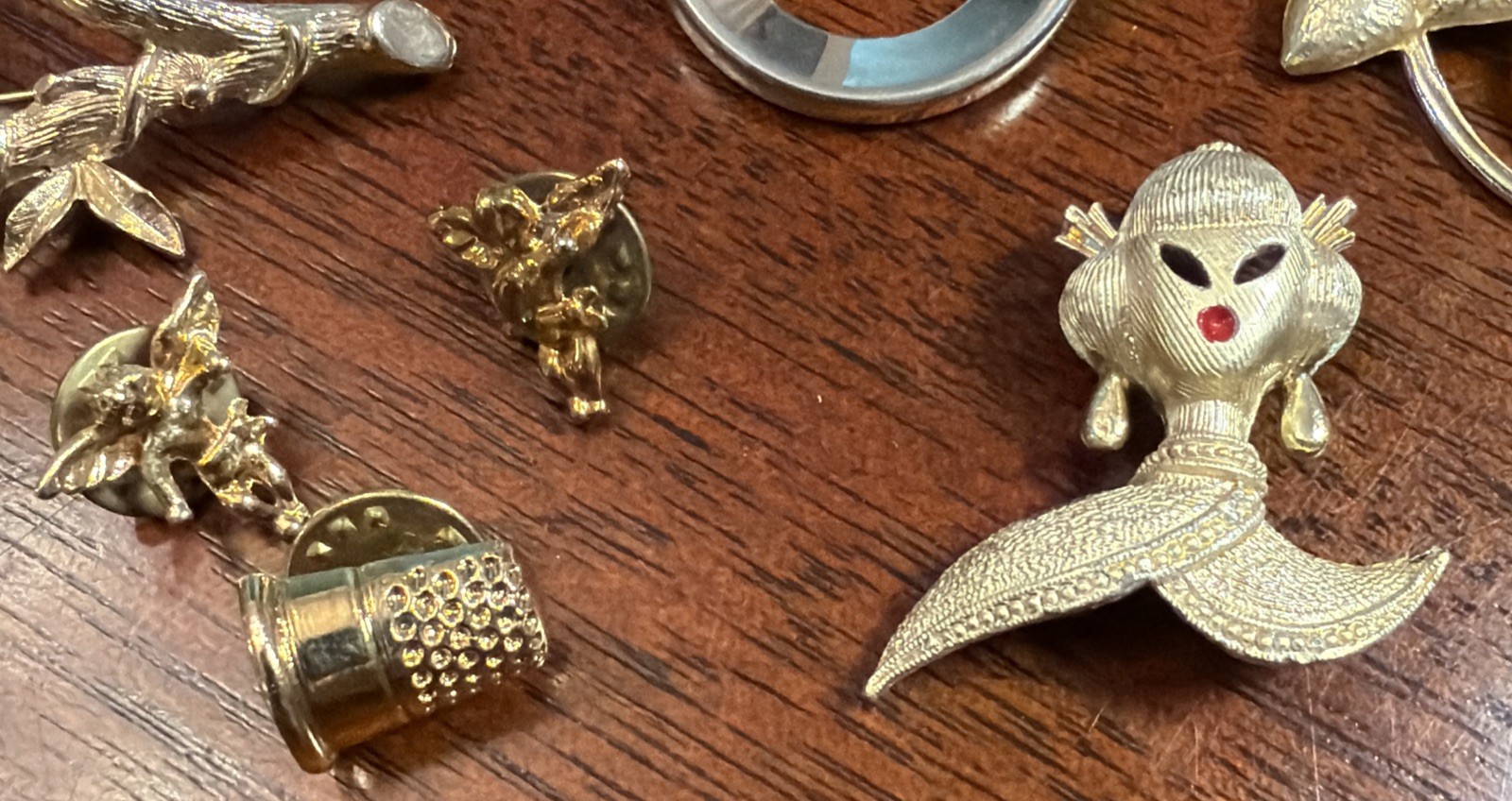 Vintage Gold Tone Brooch Lot 20pc Some Signed Mixed