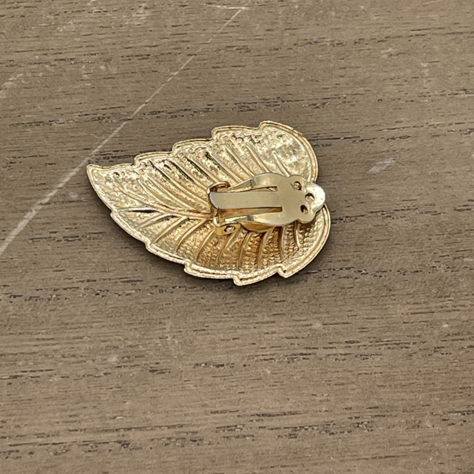 Vintage Dark Green Leaf Shaped Earrings With Clip-On Closure & Gold Colored Back