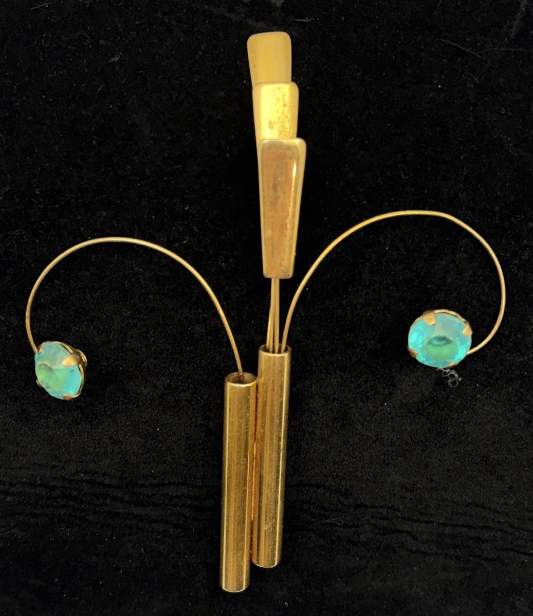 Vintage Gold Tone Stylized Bouquet Brooch With Emerald Green Rhinestone 4.5″