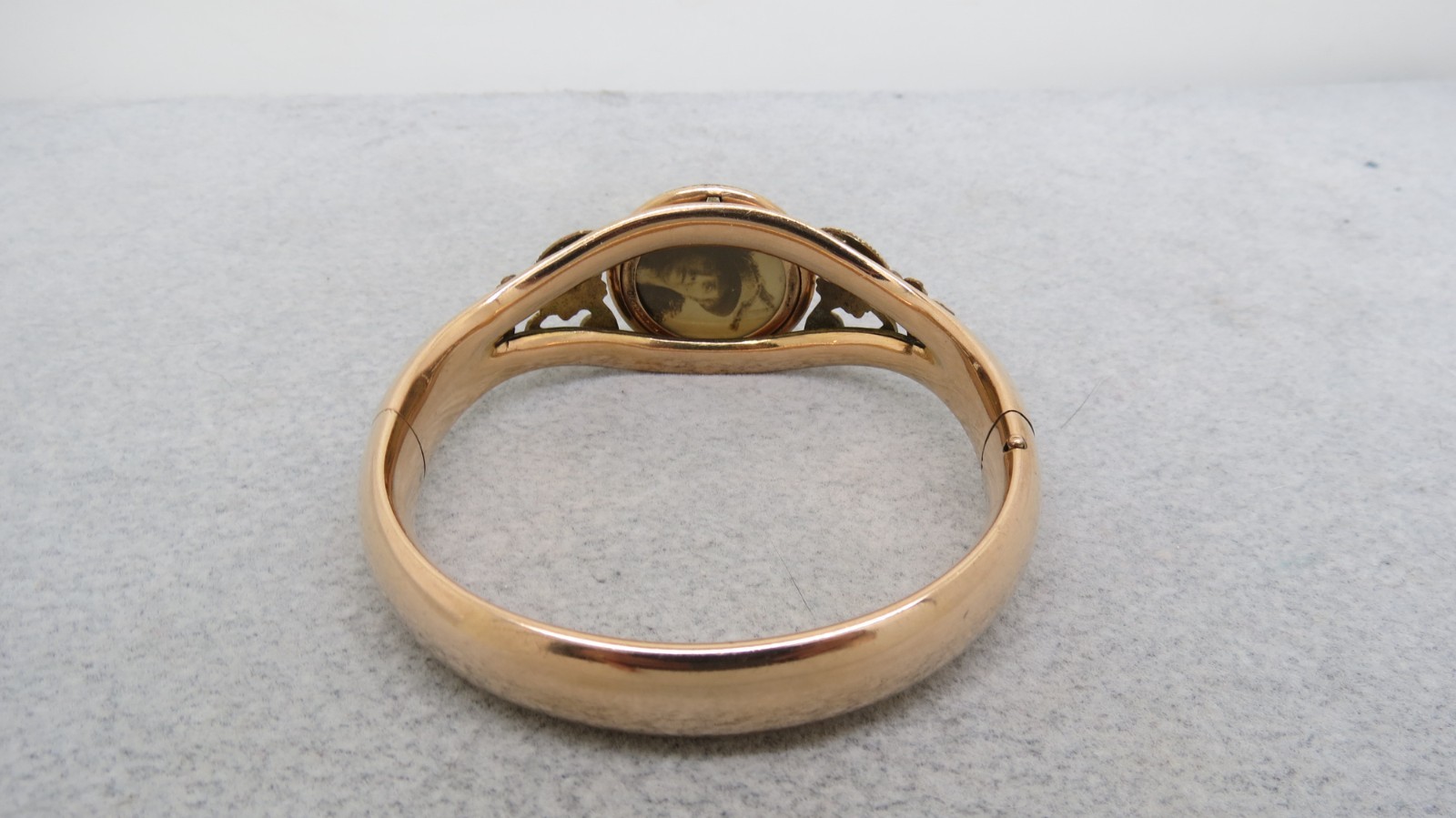 Victorian Gold Filled Bangle Bracelet 43 Grams AC Co Hinged 7.75″ Photo Locket