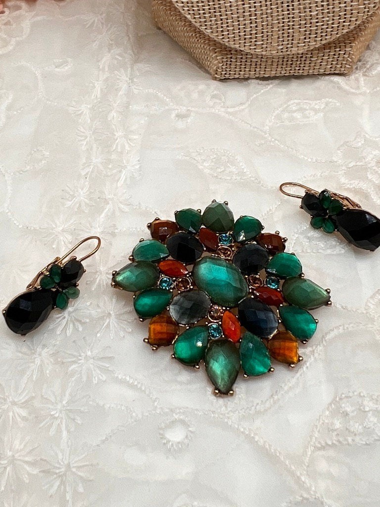 Vintage Brooch and Earrings Faceted Green Cut Glass Pin and Pierced Earrings Set