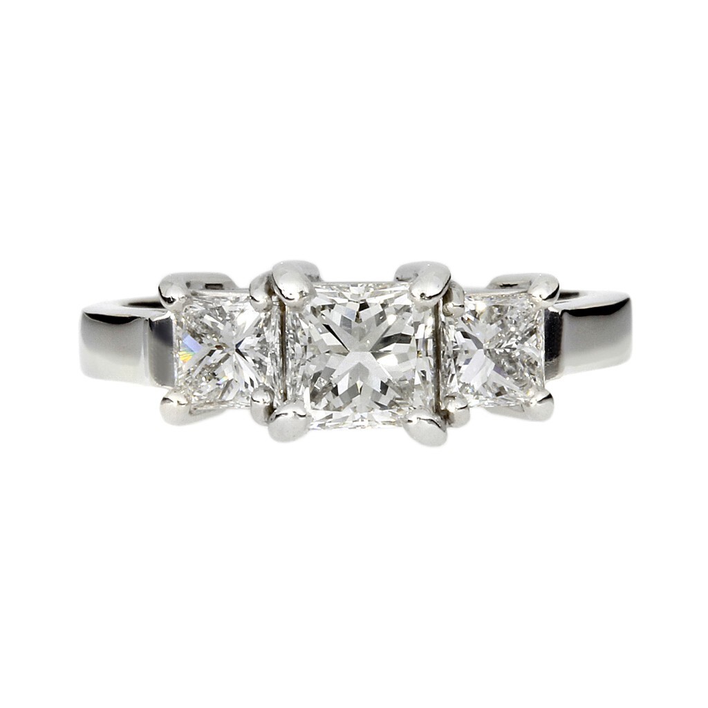 Platinum 1.58ctw VVS/VS Princess Natural Diamond 3 Stone Ring GR-2877-P