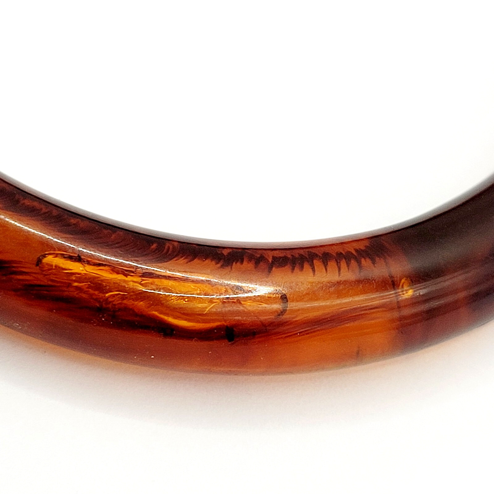 Classic Retro Faux T Shell Acrylic Bangle Bracelet Vintage 1980s with Bubbles