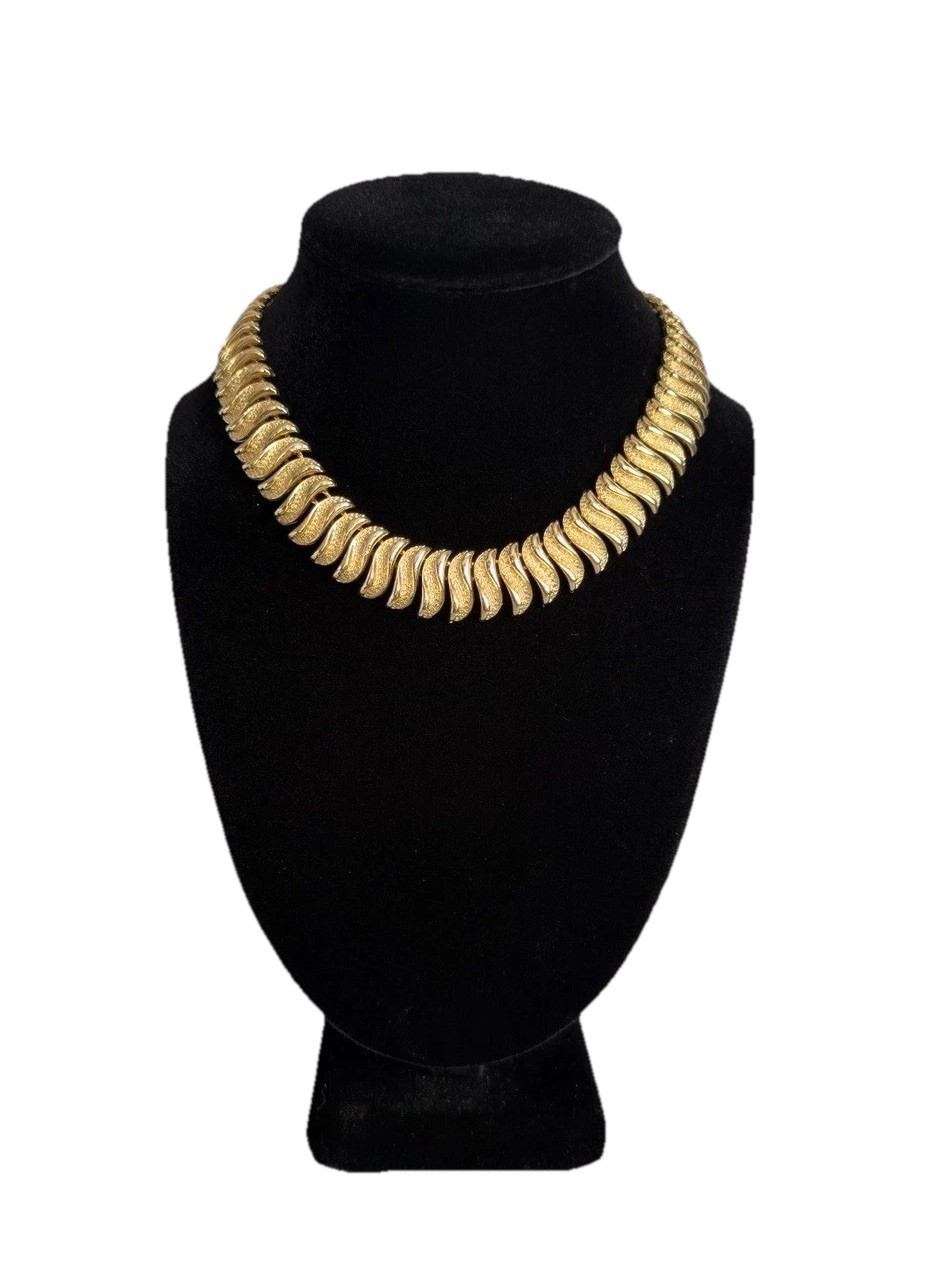 Vintage Coro Gold Tone Articulated Textured Links Choker Chain Necklace 14″