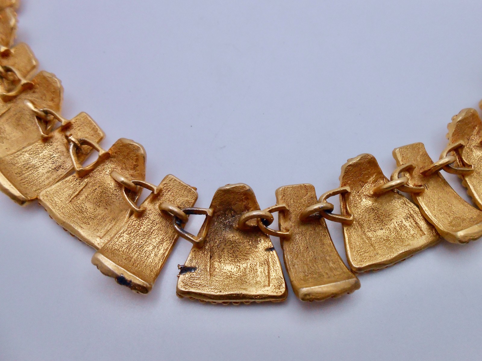 Vintage LIA Signed LIANNA Egyptian Style Link Necklace Gold-tone 18-20″ N44