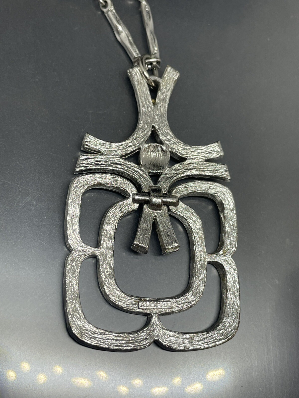 VINTAGE SIGNED AVON SILVERTONE ARTICULATED PENDANT BAR LINK CHAIN NECKLACE 24”