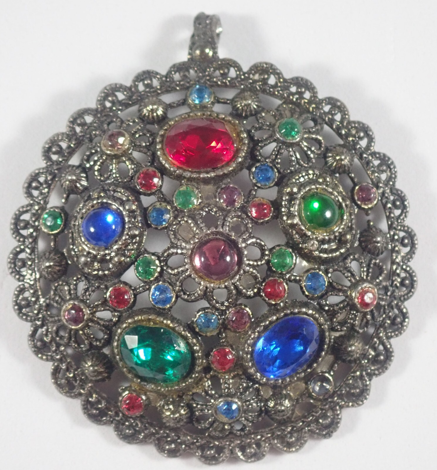 VINTAGE NEW ENGLAND GLASS WORKS FILAGREE PENDANT