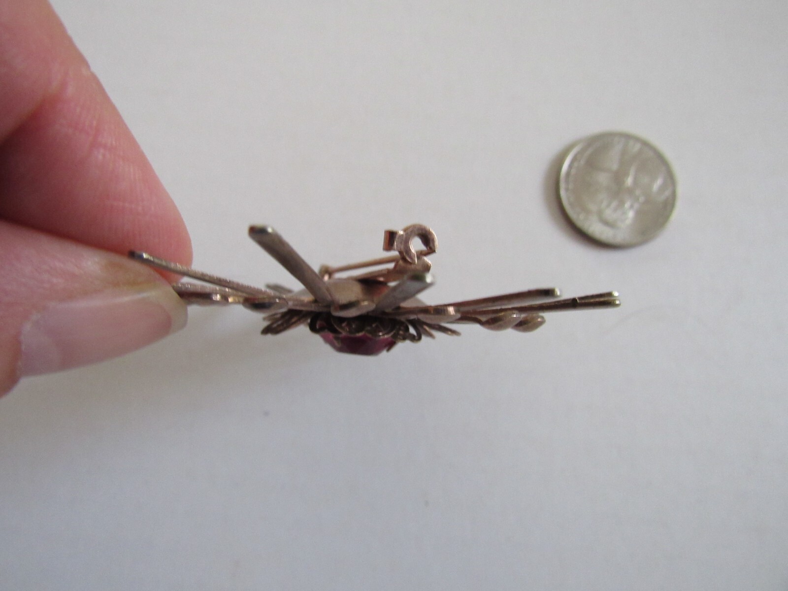 Unbranded Rose Gold Color Starburst Brooch / Pin w Pink Center Stone Vintage