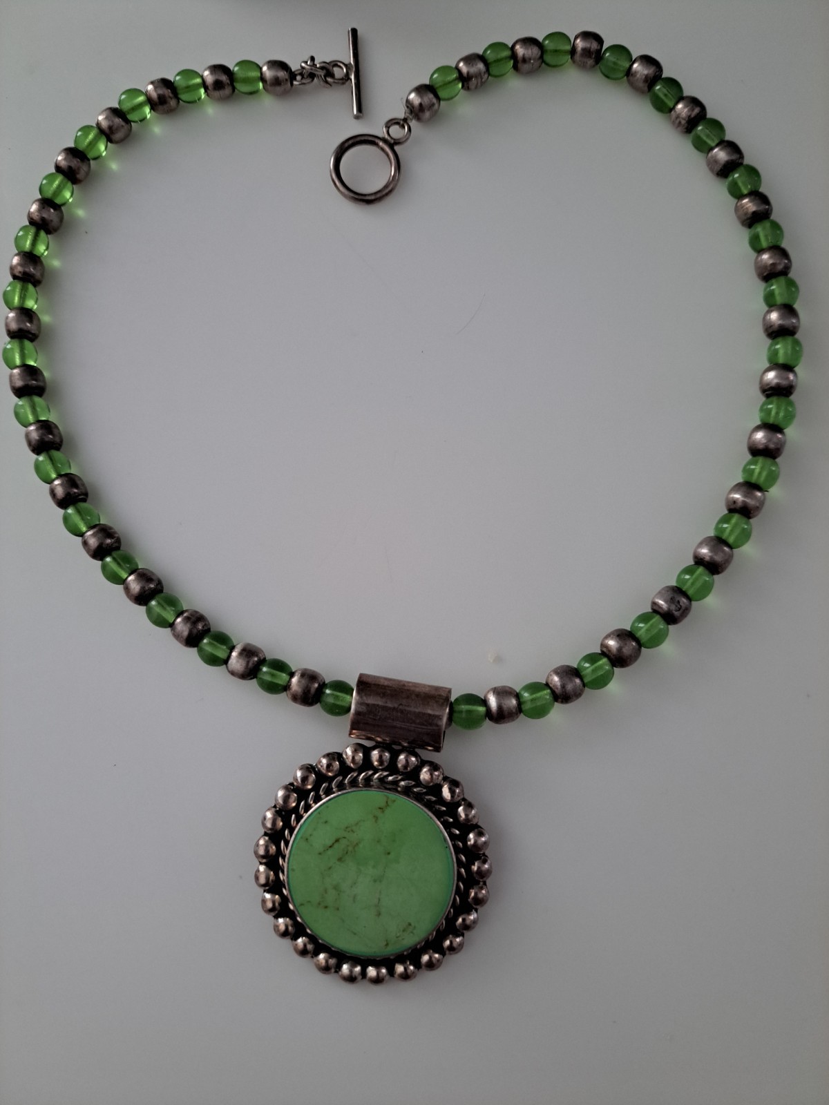 Vintage Mexico 925 Sterling Necklace Green Stone Pendant Glass Beads 16″ Toggle