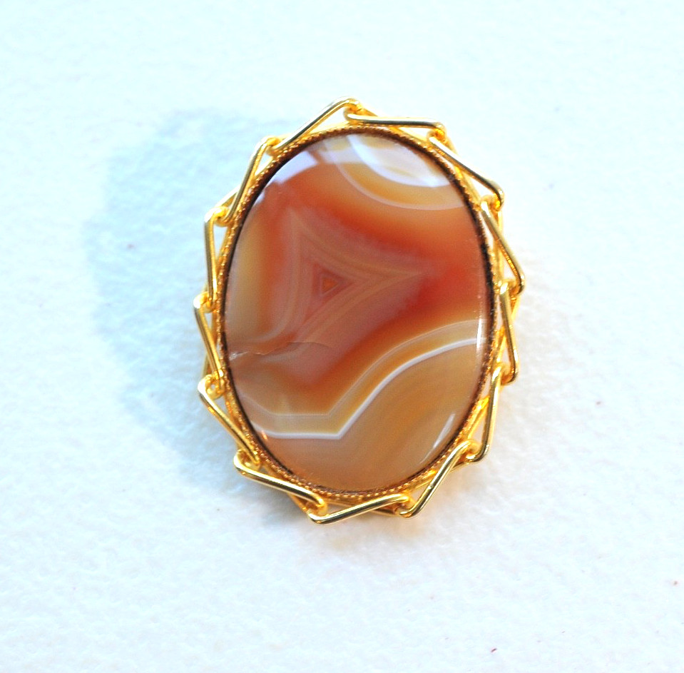 Brooch Pendant gold tone cabochon banded agate oval HL58