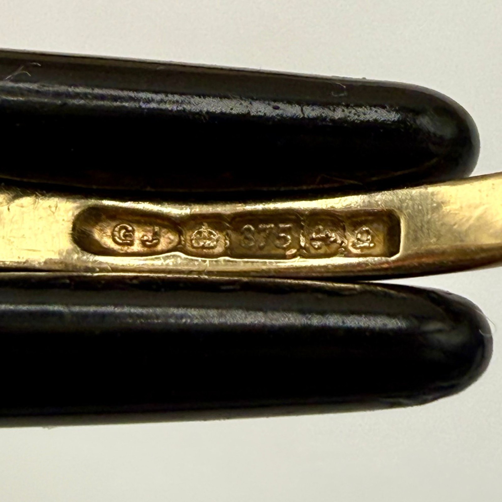 Vintage 9k Solid Yellow Gold Garnet Diamond Pierced Setting Ring, Size 7.25