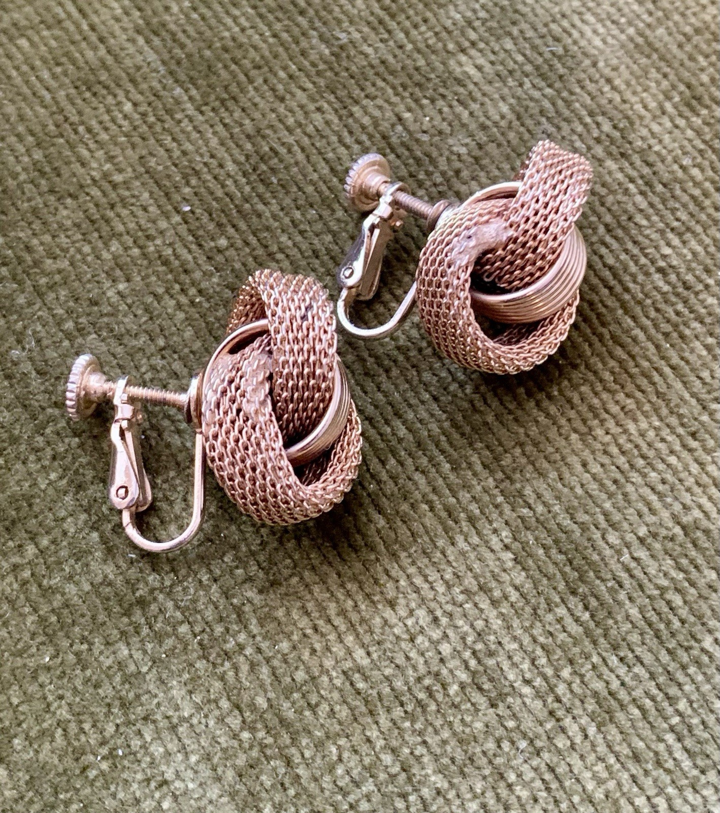 Vintage Gold-Tone Mesh Love Knot Screw Back Clip On Earrings