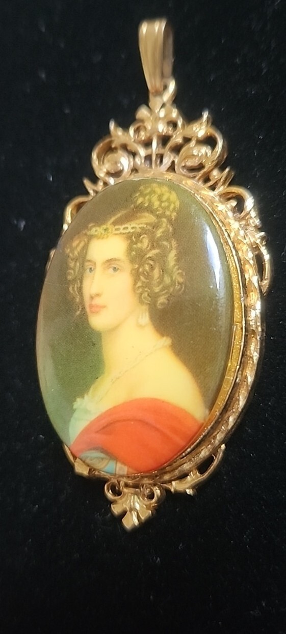 Victorian Revival Cameo Transfer Portrait Pendant Vintage ART Arthur Pepper