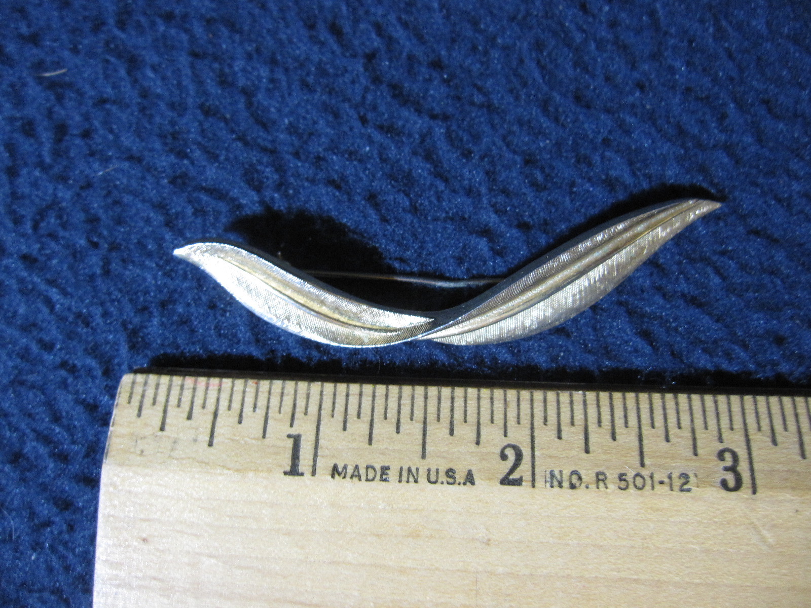 Gold-Colored Metal Leaf Pin