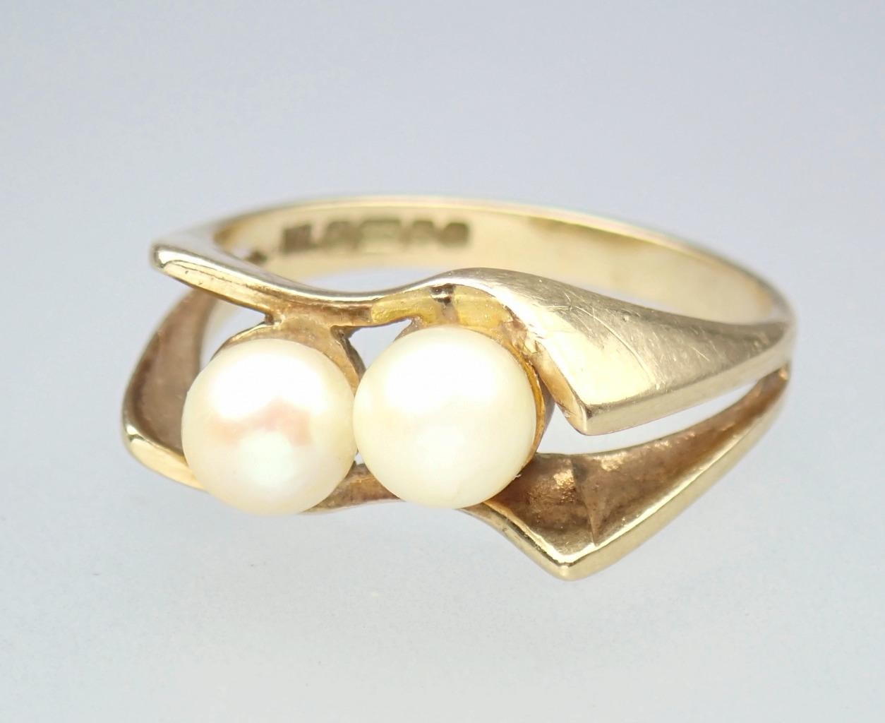 Beautiful Vintage 1970s Modernist Solid 9K Gold Pearl Waves Ring 1976 Size 5.75