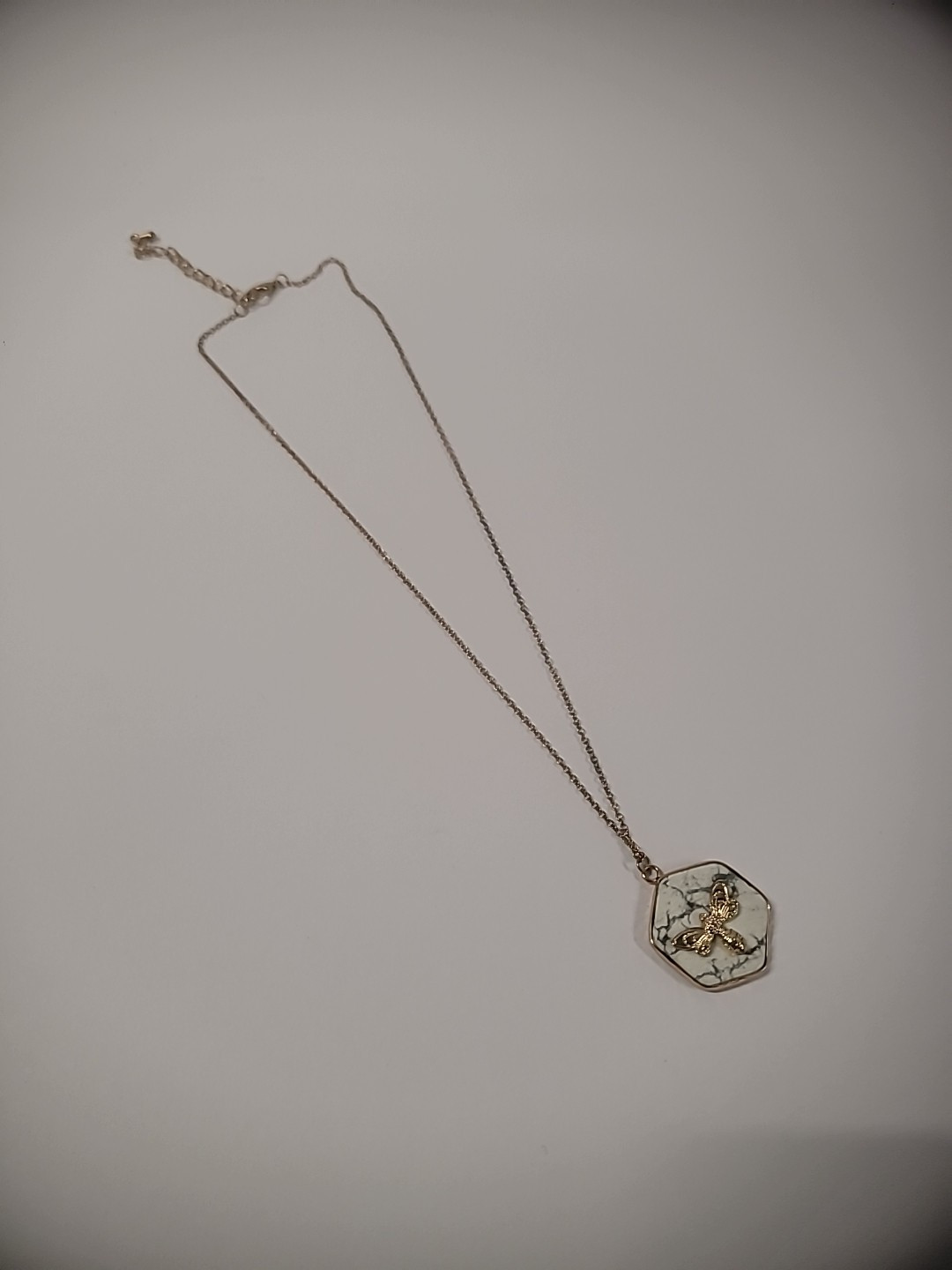 Vintage Gold Tone Chain Womens Necklace Pendant Butterfly Jewelry Costume