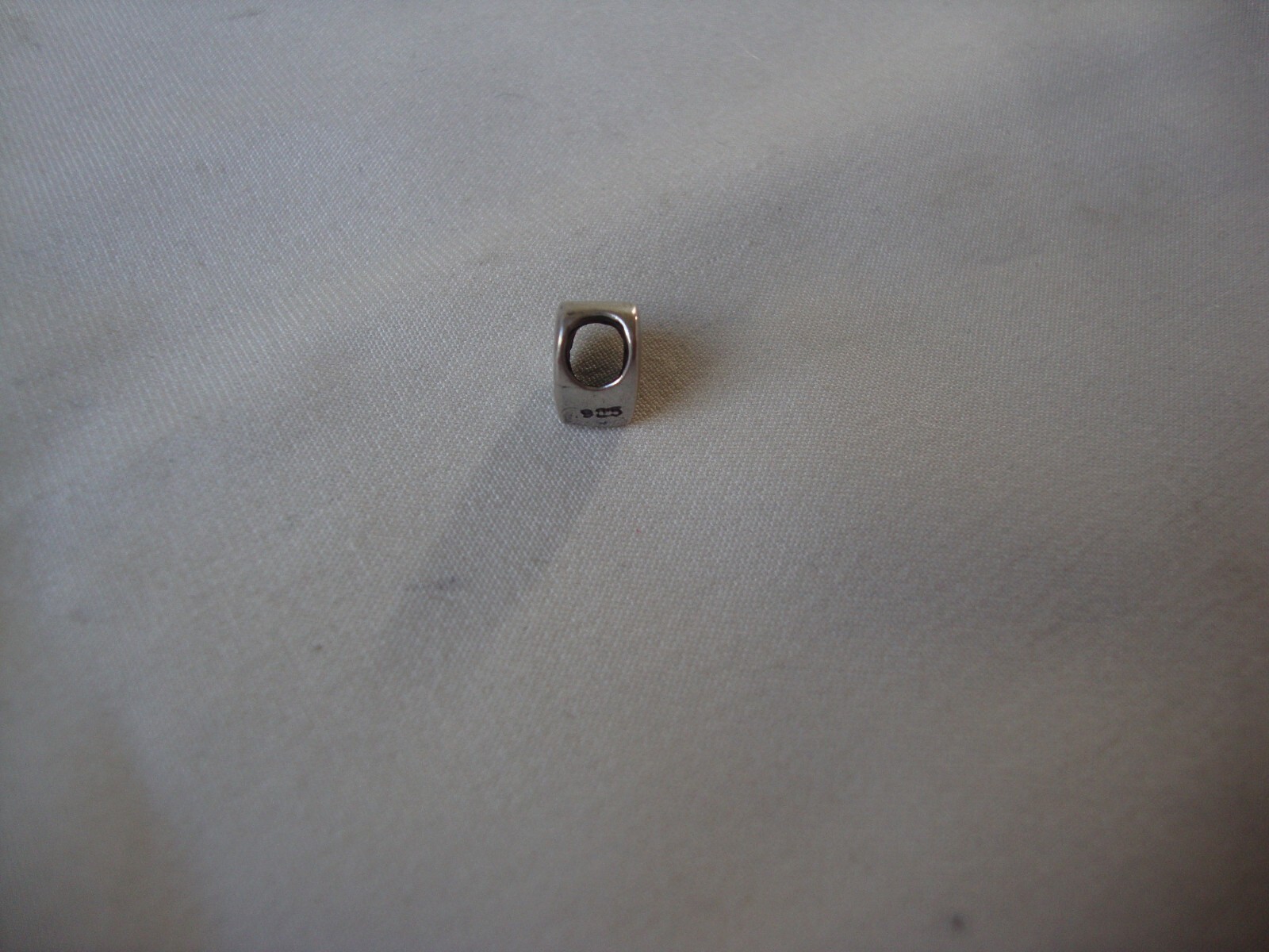 VINTAGE ALPHABET BLACK LETTER ‘P’ ON 3/8″ HEART CRAFT BEAD STERLING SILVER 925