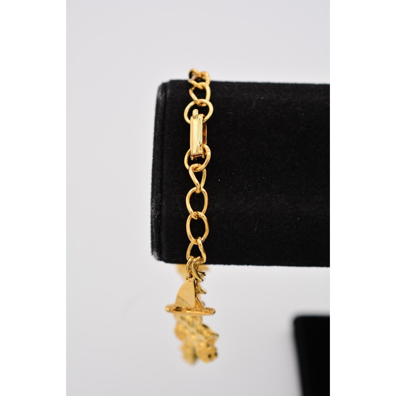 Vintage Charm Bracelet Disneyland Grapes Sailboat Gold Tone Chain Dangle BinAD
