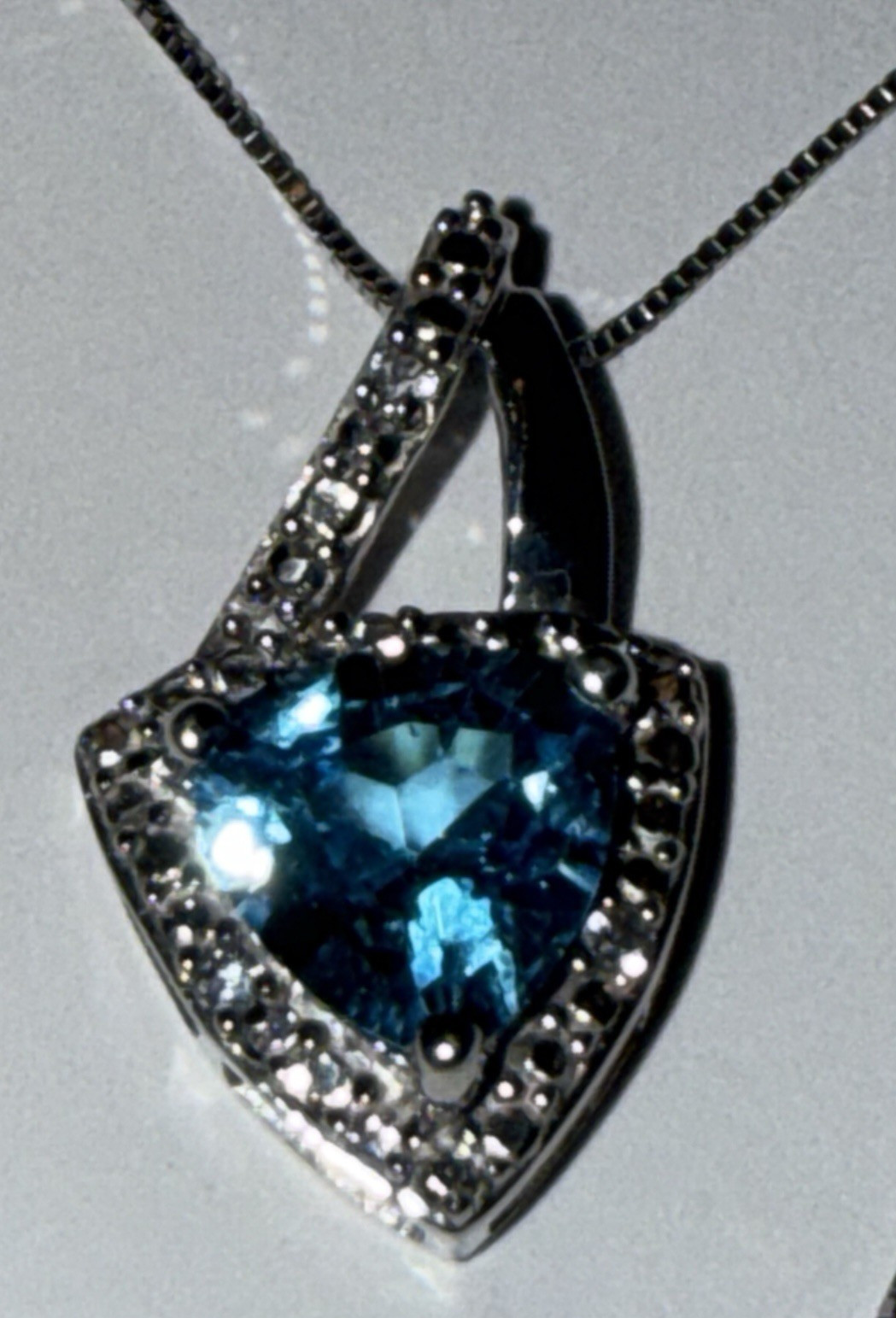 Trillion Cut Blue Topaz Pendant 8 x 8mm and Necklace 18″ Sterling Silver 925 NIB